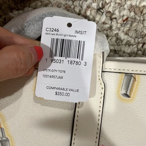 Coach City Tote With Lipstick Print C3246 - Picture 14 of 15